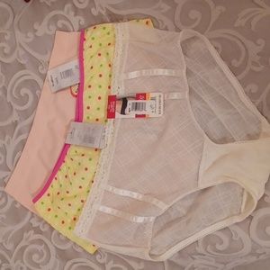 Maidenform hipsters lot of 3 NWT